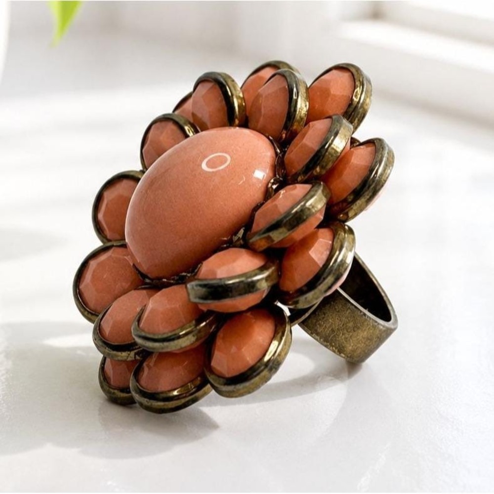 Vintage Oversized Flower Cocktail Ring Sz 5 Coral-Colored Stones Brass-ToneBand